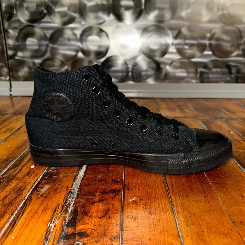 Converse Chuck Taylor All Star High Top Sneakers Unisex M10 W12 Black Lace Up
